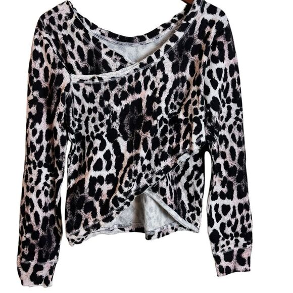 NEW Chaser Cross Back Animal Print Leopard Sweatshirt Top Size Small Comfy Cozy - Picture 2 of 6